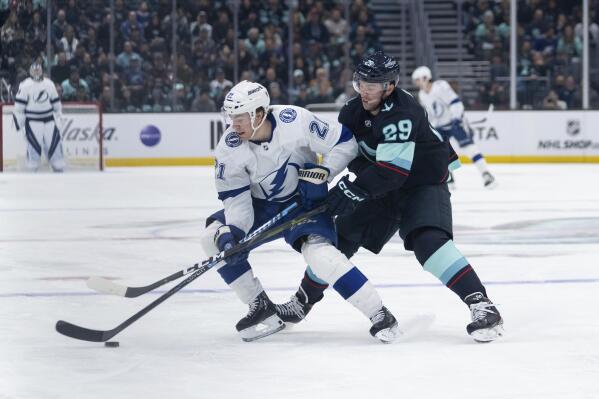 Lightning snap Kraken s 8 game win streak with 4 1 victory AP News